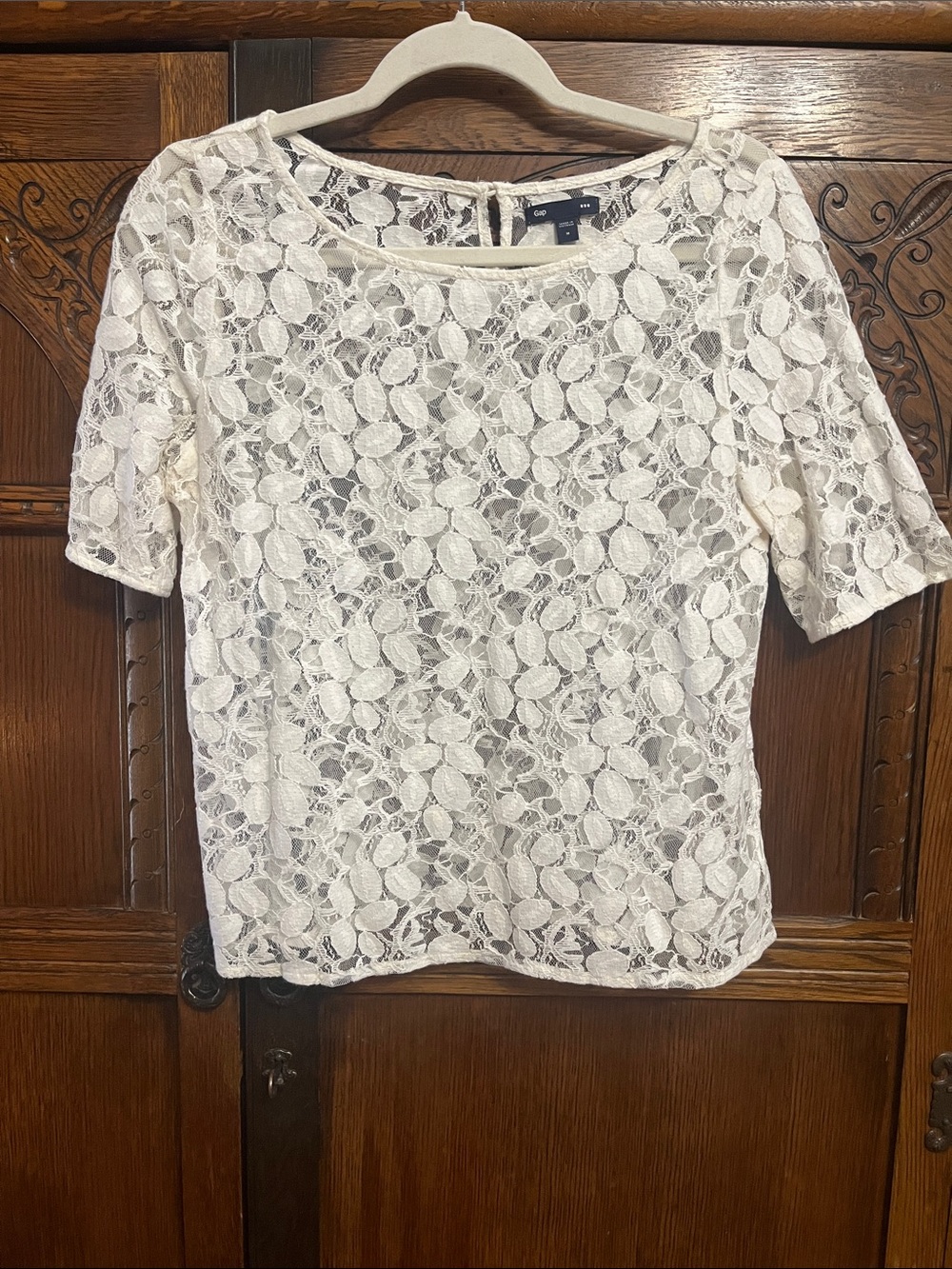 GAP Ivory Floral Lace Short Sleeve Top